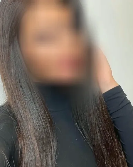 Ayesha, 28