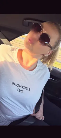 Caitlin, 32