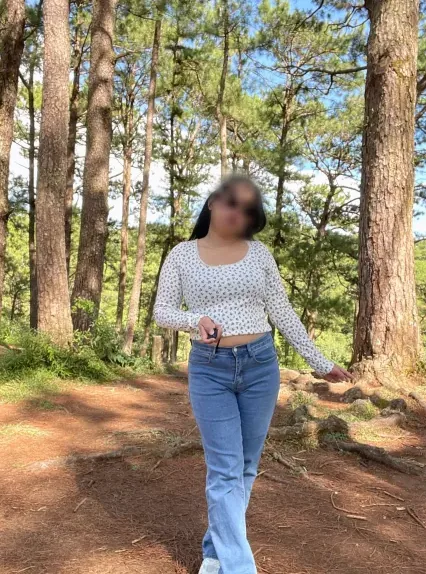 Isobel, 28