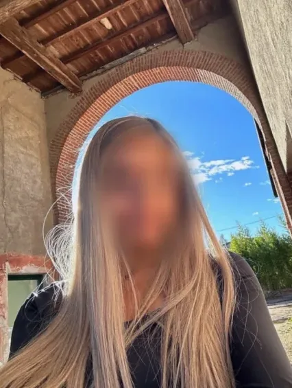 Kelly, 28