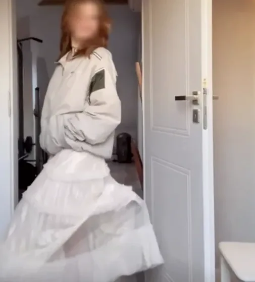 Laura, 20