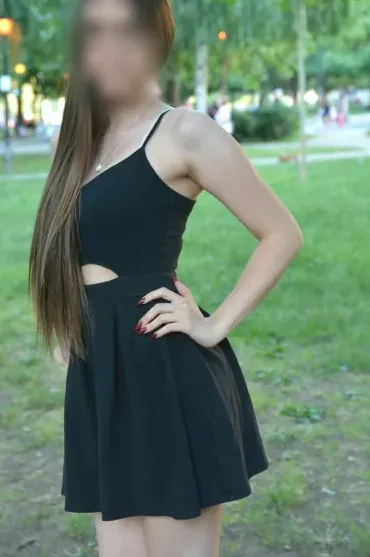 Lily, 27