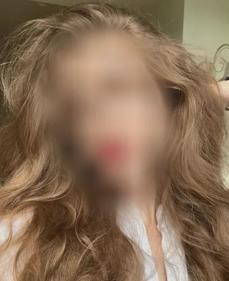 Naomi, 20