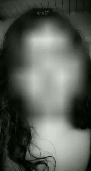 Niamh, 21