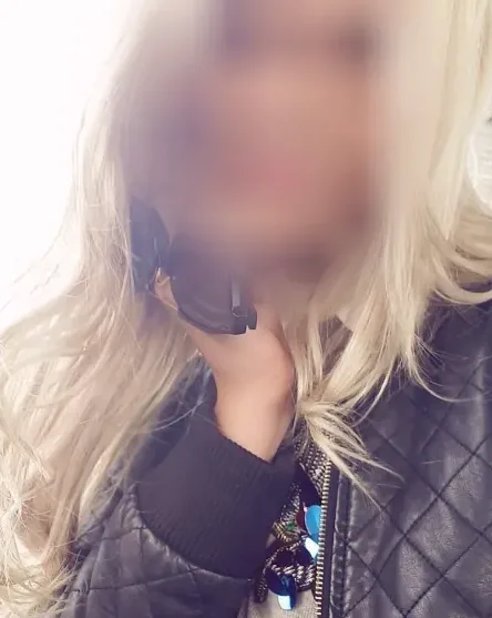 Toni, 32